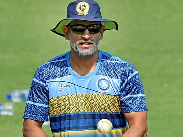 ఛత్తీస్‌గఢ్‌ 38.4 ఓవర్లలో 165 పరుగులకే ఆలౌట్