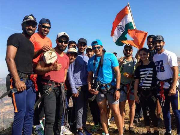 ఆటగాళ్లు ట్రెక్కింగ్‌పై ఇలా