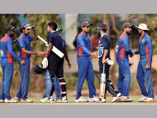 మూడో వికెట్‌కు 82 పరుగుల భాగస్వామ్యం