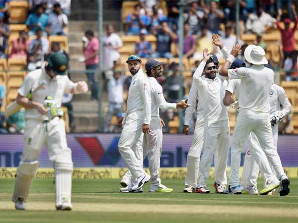 మాటల్ని తగ్గించి ఆటతో సమాధానం చెబితే బాగుంటుంది