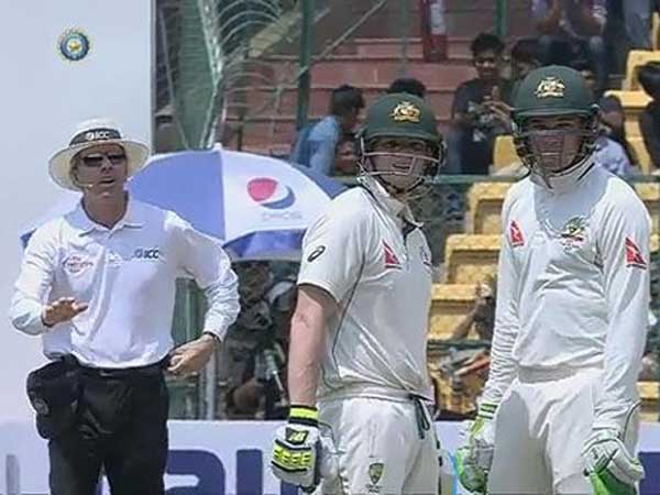 నిబంధనలకు విరుద్ధంగా స్మిత్