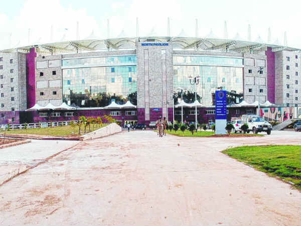 స్టేడియంలోని ఫిట్‌నెస్‌, జిమ్‌ సెంటర్లలో గడిపారు