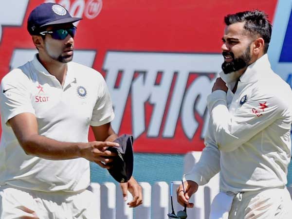 ఫిజియో ప్యాట్రిక్ ఫర్హాత్ను అవమానించారు ఫిజియో ప్యాట్రిక్ ఫర్హాత్ను అవమానించారు