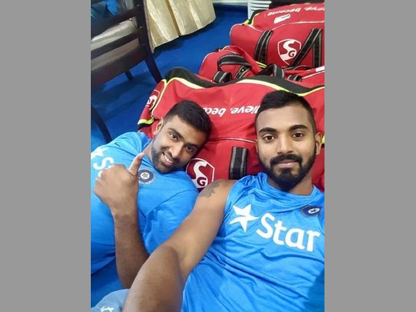 కేఎల్ రాహుల్‌ భుజానికి గాయం