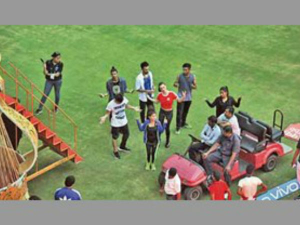 తొలి మ్యాచ్ మొదలయ్యేది అప్పుడే