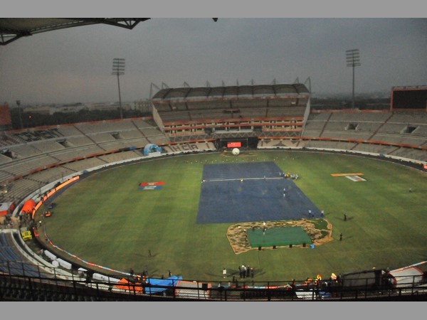 హైదరాబాద్, బెంగళూరు జట్లు 9సార్లు ముఖాముఖి