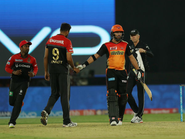 సన్ రైజర్స్ దూకుడు