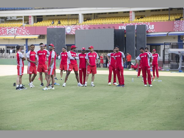 ఆటగాళ్లకు మద్దతుగా నిలుస్తున్న ప్రాంఛైజీలు