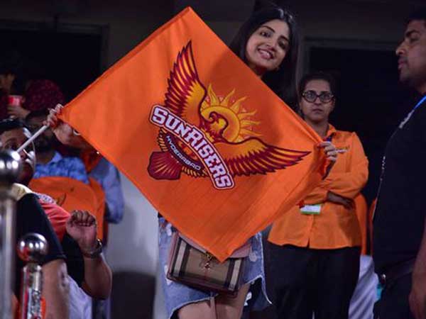 బౌండరీలతో చెలరేగిన మనన్ వోహ్రా