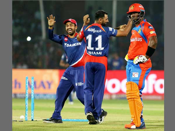 మహ్మద్ షమీతో అమిత్ మిశ్రా