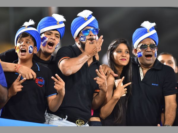 రాణించిన స్మిత్ 51, రహానే 44