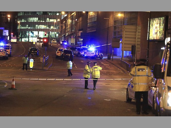 మాంచెస్టర్‌లో పేలుళ్లపై కోహ్లీ