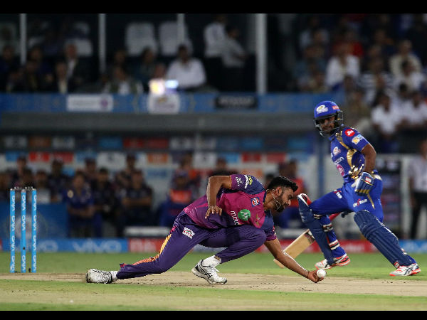 Jaydev Unadkat's brilliant return catch to removeLendl Simmons is a must watch 