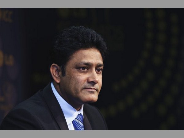 కుంబ్లే వెళ్లకుంటే సహాయక కోచ్‌ సంజయ్‌ బంగర్‌