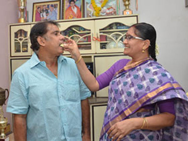 శ్రీకాంత్ ఇంట సంబరాలు