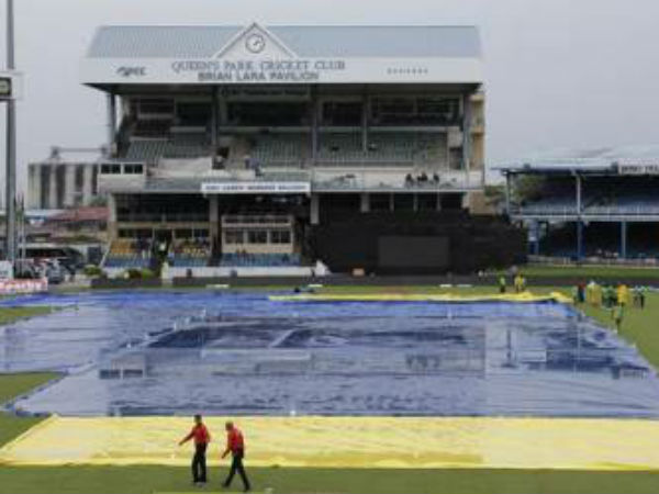 వర్షం కారణంగా 43 ఓవర్లకు మ్యాచ్ కుదింపు