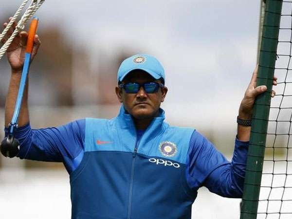 కుంబ్లే రాజీనామాతో మళ్లీ దరఖాస్తుల ఆహ్వానం