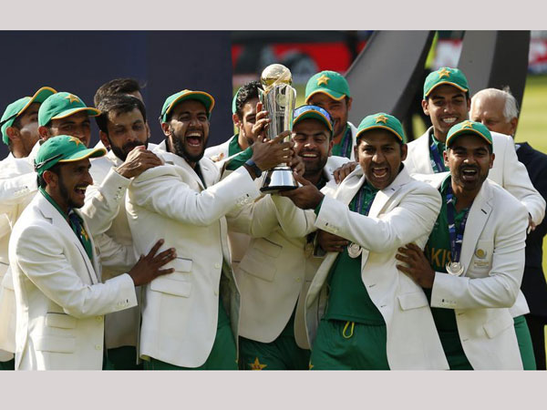 180 పరుగుల తేడాతో పాక్ ఘన విజయం