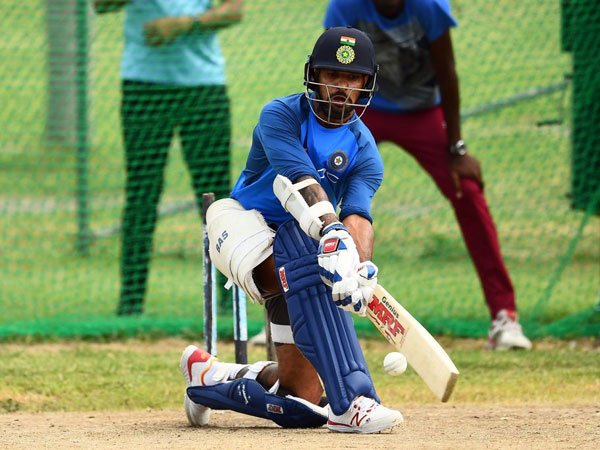 విండీస్ బౌలర్లు విఫలం