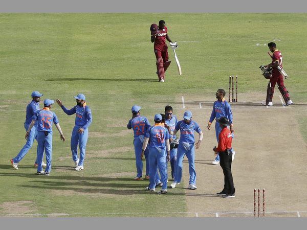 108 బంతుల్లో అర్ధ సెంచరీ చేసిన ధోని