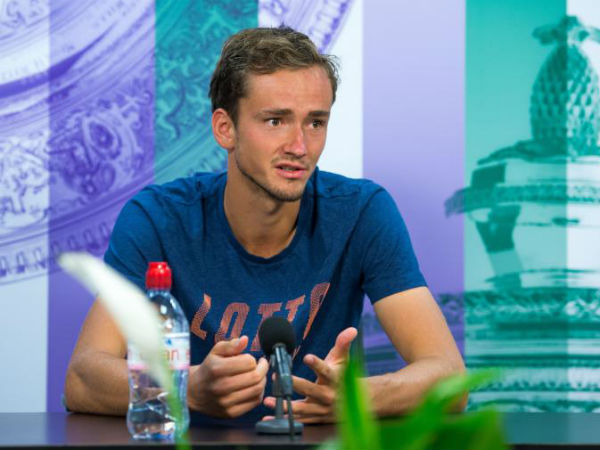 జరిమానా విధించిన టోర్నీ నిర్వాహకులు