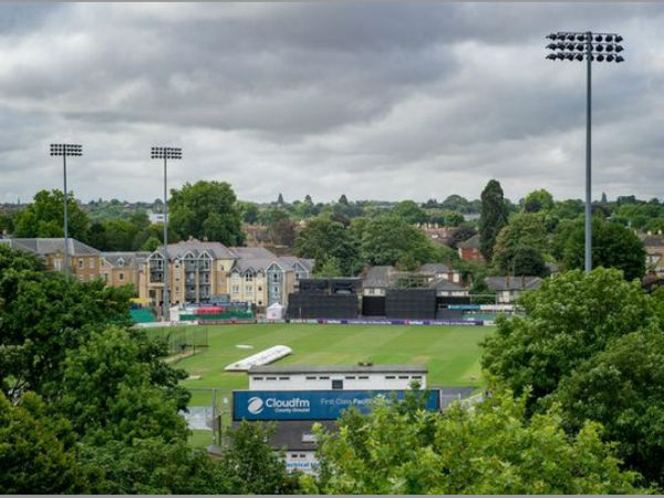 ఫేస్‌బుక్ పేజీలో వివరణ