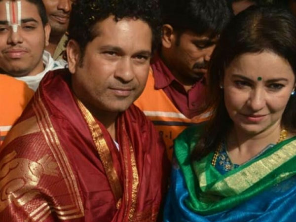 సచిన్ దంపతులకు ఆలయ అధికారులు ఘన స్వాగతం
