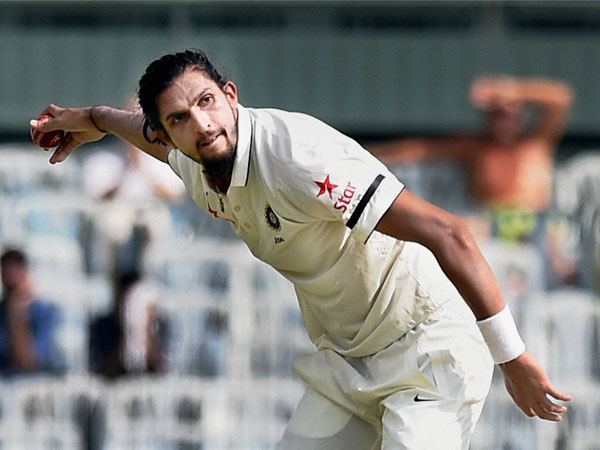 77 టెస్టు మ్యాచ్‌లాడి 218 వికెట్లు తీసిన ఇషాంత్