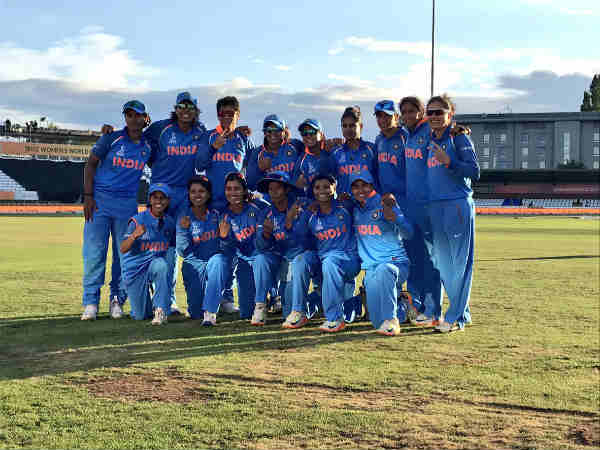 Rain delays toss between India and Australia 