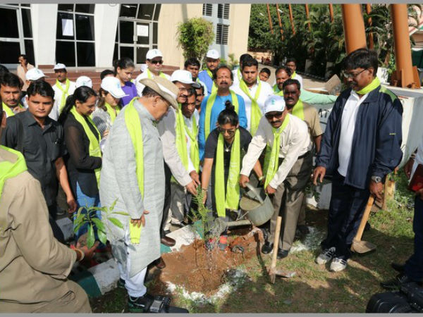 సోష‌ల్ మీడియాలో చురుగ్గా లేక‌పోవ‌డం వ‌ల్లే