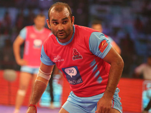 జస్వీర్‌ సింగ్‌ (జైపూర్‌ పింక్‌ పాంథర్స్‌)