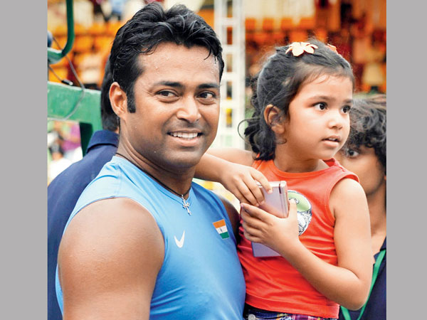 రియా పిళ్లై డిమాండ్స్ ఇవే