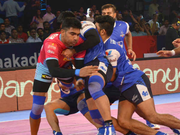 ఇరు జట్లు చెరో రెండు సార్లు ఆలౌట్ ఇరు జట్లు చెరో రెండు సార్లు ఆలౌట్