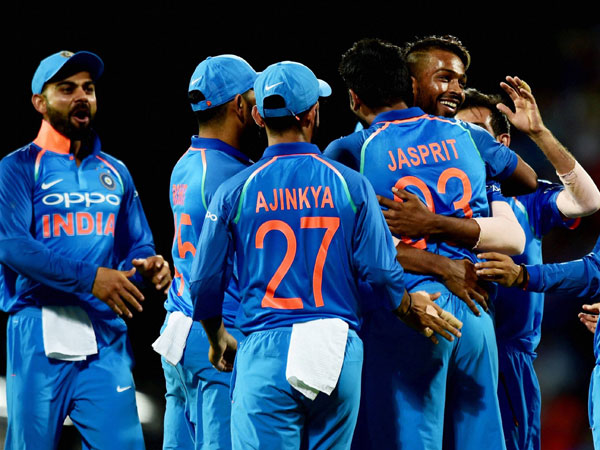 నాలుగో స్ధానంలో ధోని