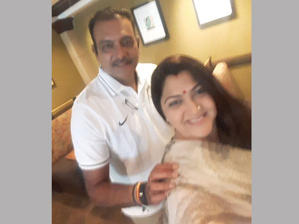 రవిశాస్త్రితో సెల్ఫీ