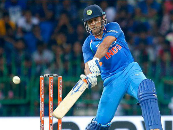 5 పరుగులకే అవుటైన ధోని