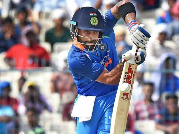 37వ ఓవర్లో నైల్‌ వేసిన బంతికి బౌల్డ్