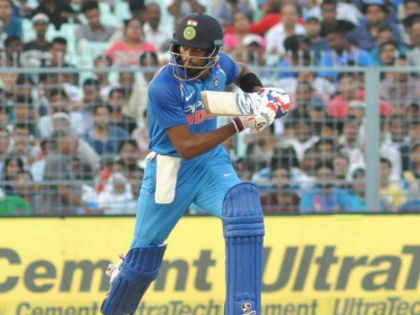 అంపైర్లతో వాగ్వాదానికి దిగిన స్మిత్