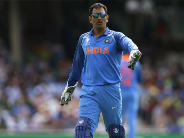 11వ క్రికెటర్‌గా గుర్తింపు