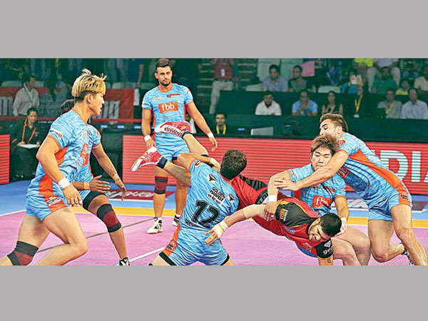 మూడో స్థానంలో పుణెరి పల్టాన్