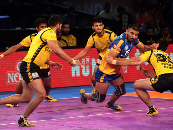 అజయ్ ఠాకూర్ అద్భుత ప్రదర్శన