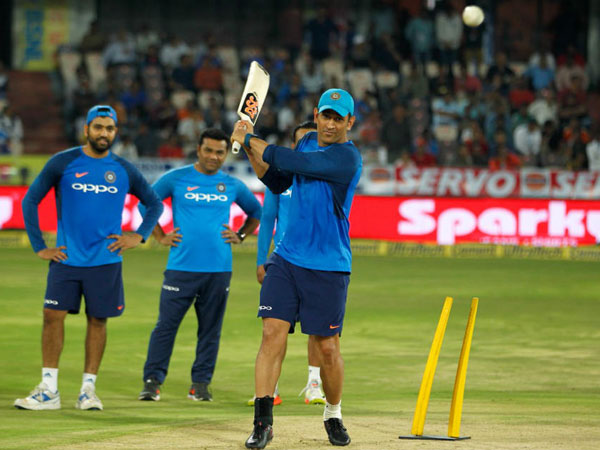  మహేంద్ర సింగ్ ధోని