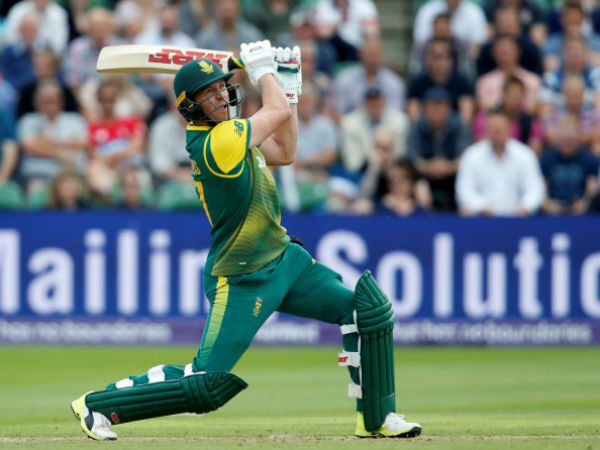 రుబెల్ బౌలింగ్‌లో డివిలియర్స్ అవుట్