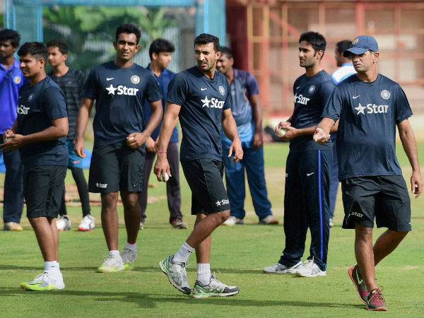 14 ఫస్ట్‌ క్లాస్‌ మ్యాచ్‌లాడిన 53 వికెట్లు తీసిన సిరాజ్