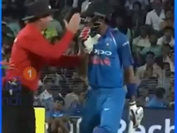  నవ్వుతూ కనిపించిన పాండ్యా