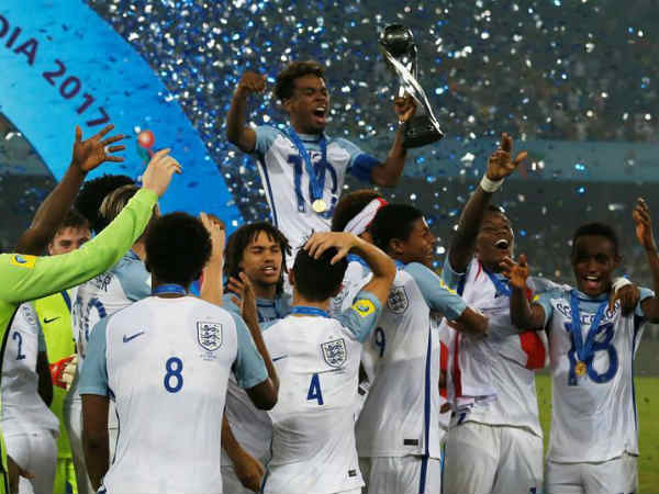  44వ నిమిషంలో ఇంగ్లాండ్‌కు బ్రేక్