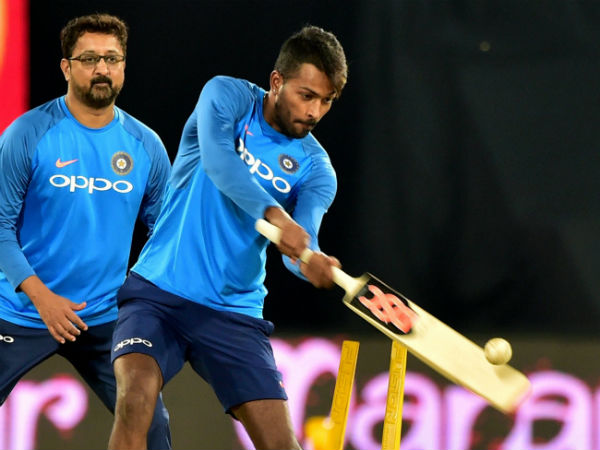 అట్టిపెట్టుకోవాలని చూస్తున్న ముంబై ఫ్రాంజైజీ