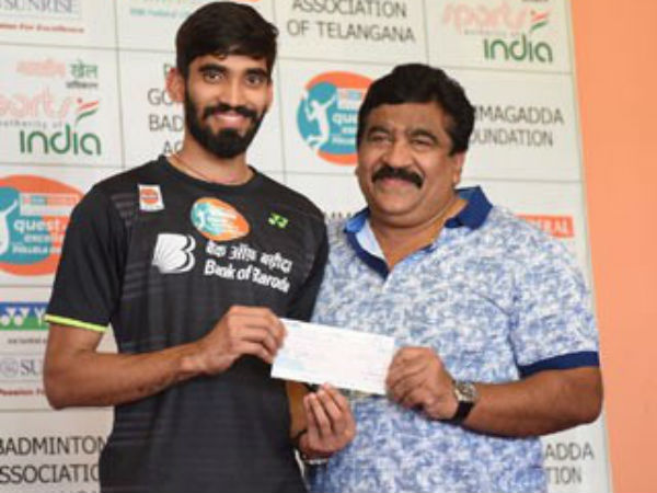 కిదాంబి శ్రీకాంత్‌కు తెలంగాణ బ్యాడ్మింటన్‌ సంఘం 