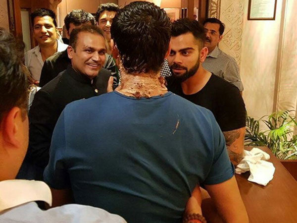  హోటల్‌లో నెహ్రాకు వీడ్కోలు కార్యక్రమం