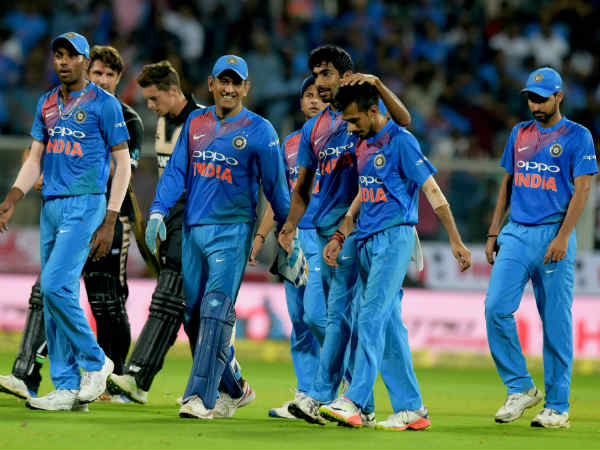 దక్షిణాఫ్రికా పర్యటనకు వెళ్లనున్న కోహ్లీసేన